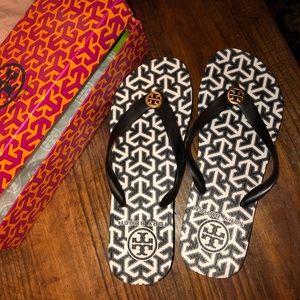 BRAND NEW!! Tory Burch flip flops